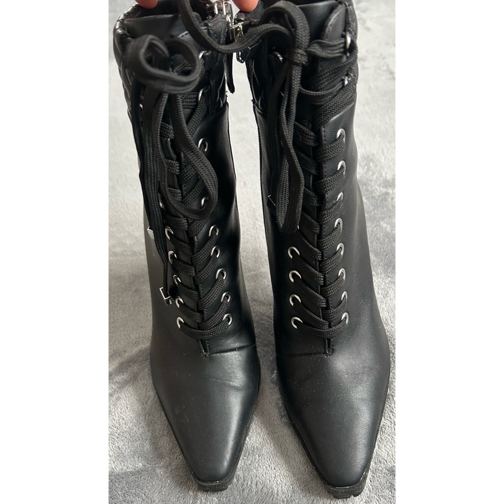 🖤 Jennifer Lopez Lace Up Boots - Picture 4 of 7